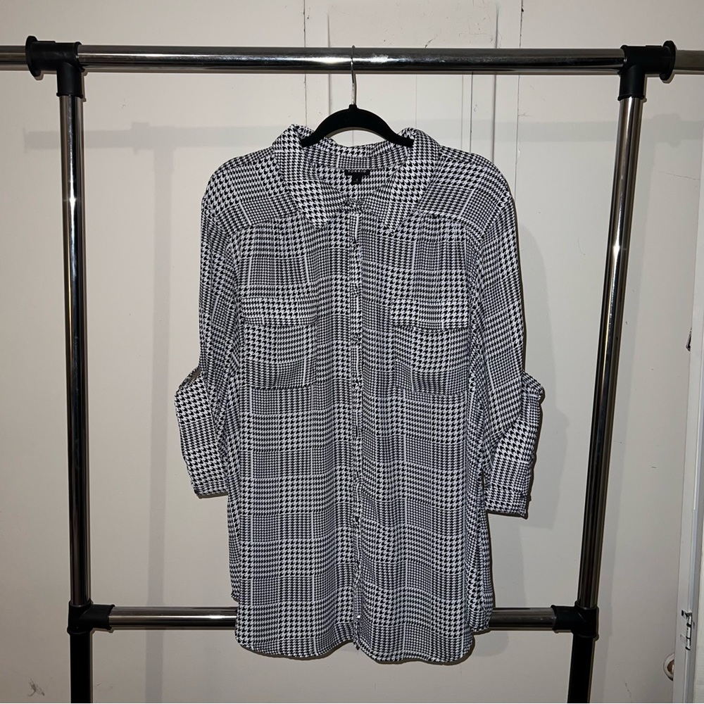 Torrid Size 4 Button Down Houndstooth Blouse